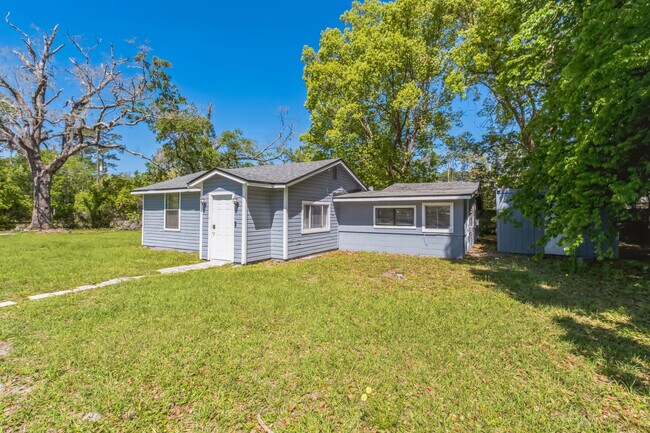 Front of House - 3333 Frances Ave