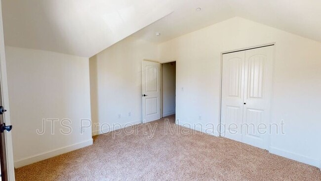 Building Photo - 1349 Piper Pl
