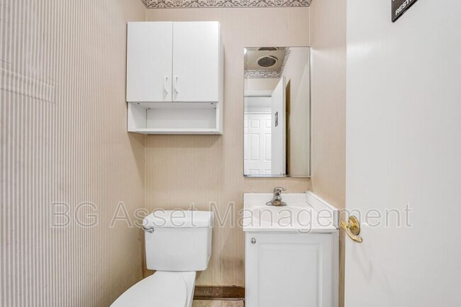 Building Photo - 275 O'Connor Dr