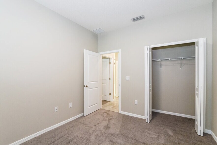 Building Photo - 406 Bay Oak Ln