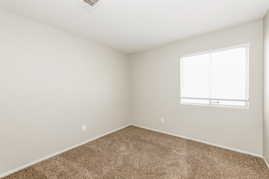Building Photo - 881 Adobe Flat Dr