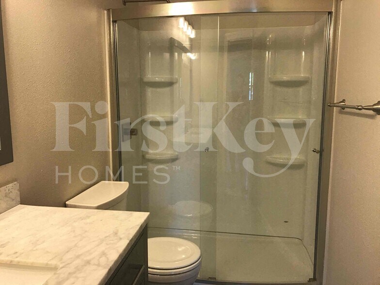 Building Photo - 6178 39th Ave N