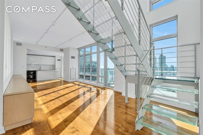 Building Photo - 2 N 5th St