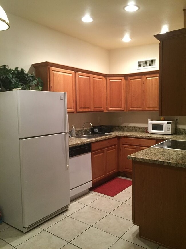 Building Photo - 7010 N 68th Dr