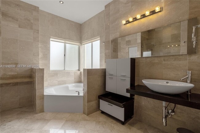 Building Photo - 7333 NW 108th Ct