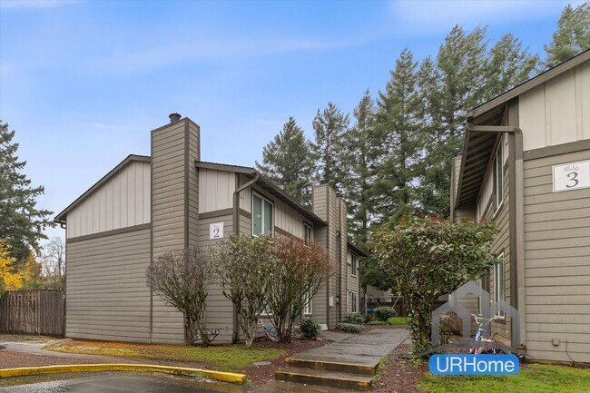 Building Photo - Welcome home to Fernhill Townhomes in Southeast Portland!