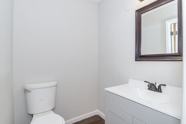 Building Photo - Excellent Newly Renovated Home!