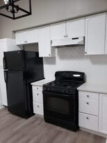 Building Photo - 3225 W 1st Ave