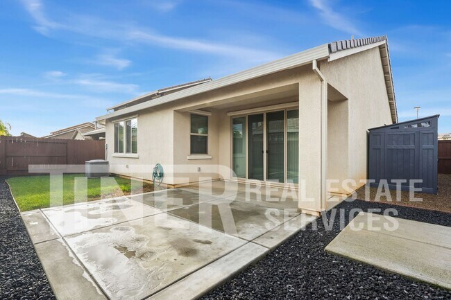 Building Photo - 3719 Edington Dr