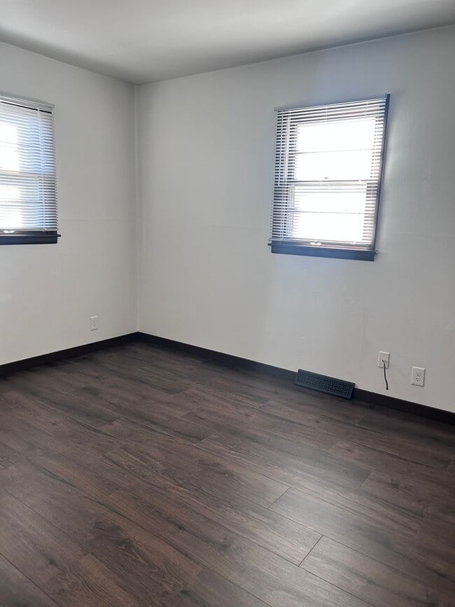 Building Photo - 1714 W Illinois Ave