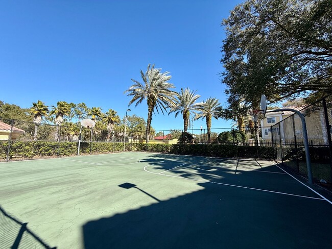 Building Photo - Immaculately updated 3/2.5 Three-Story Maitland Condo in Visconti!