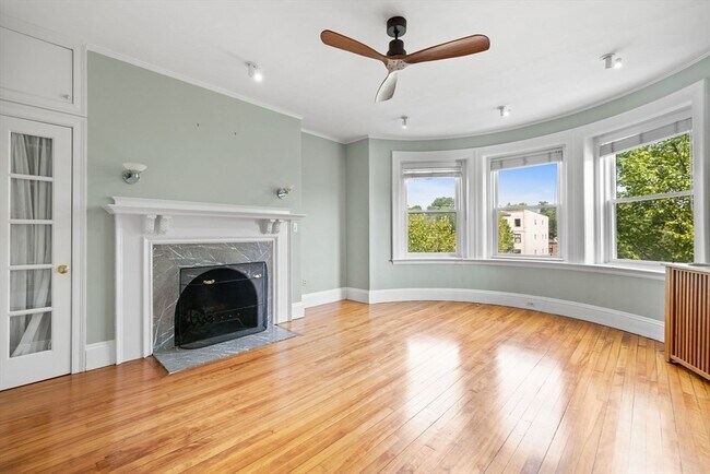 Building Photo - 1011 Beacon St