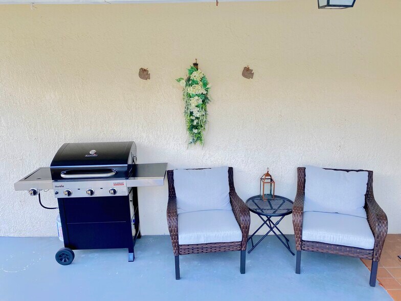 Building Photo - 4439 Black Fox Dr