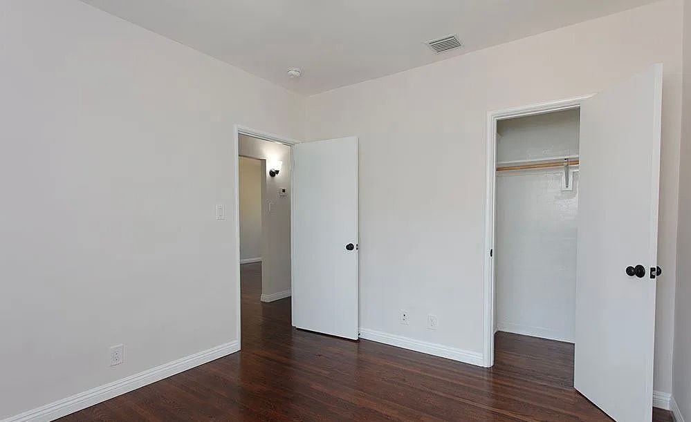 Building Photo - 2001 Linda Rosa Ct