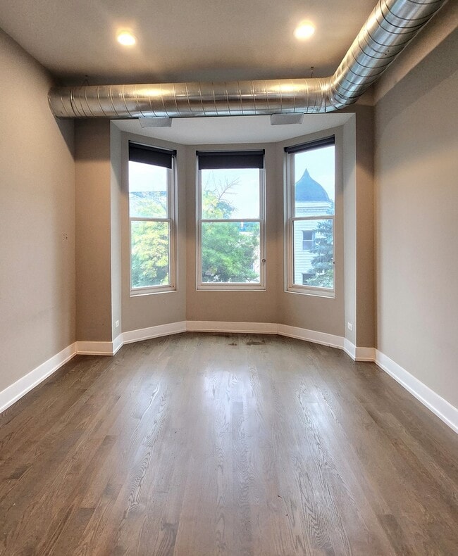 Building Photo - 835 N Wolcott Ave