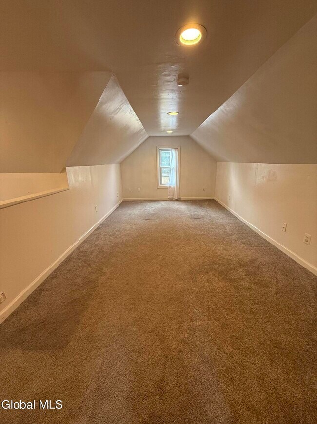 Building Photo - 1960 Eastern Pkwy