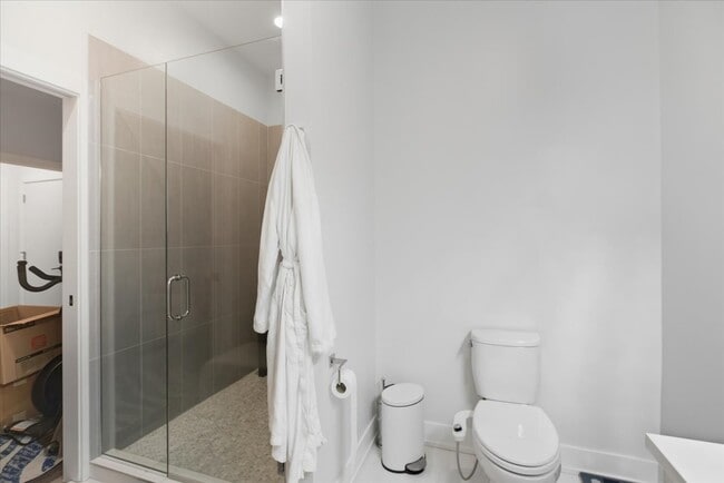 Building Photo - 2317 N Clark St