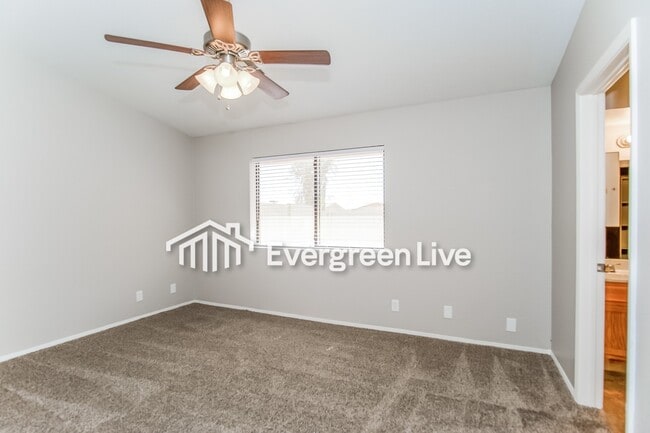 Building Photo - 5913 E Ellis St