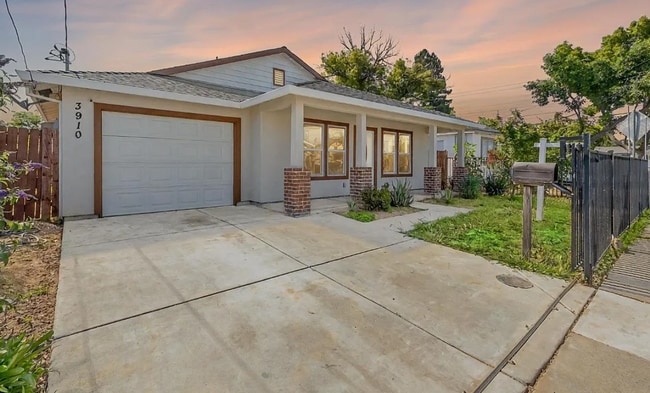 Building Photo - 3910 San Carlos Wy