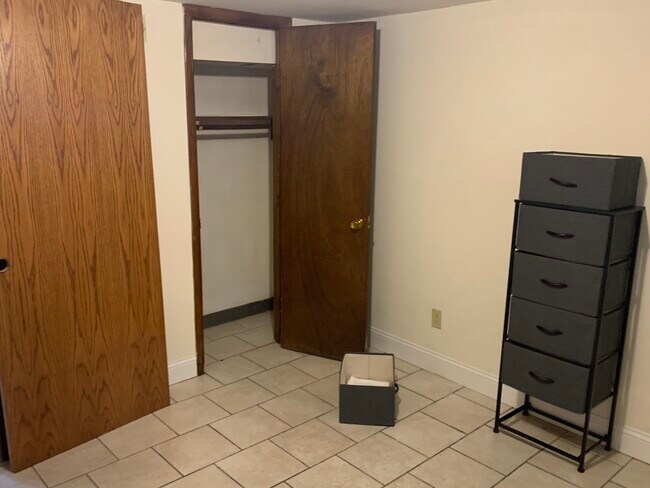 Bedroom - 1206 Lakeview Ave