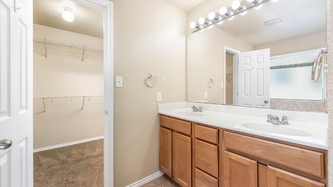 Building Photo - 7538 Elegante Way