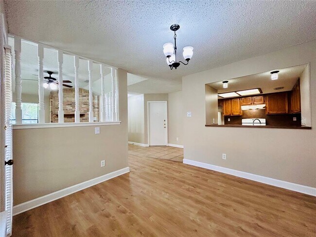Building Photo - 12300 Deer Falls Dr