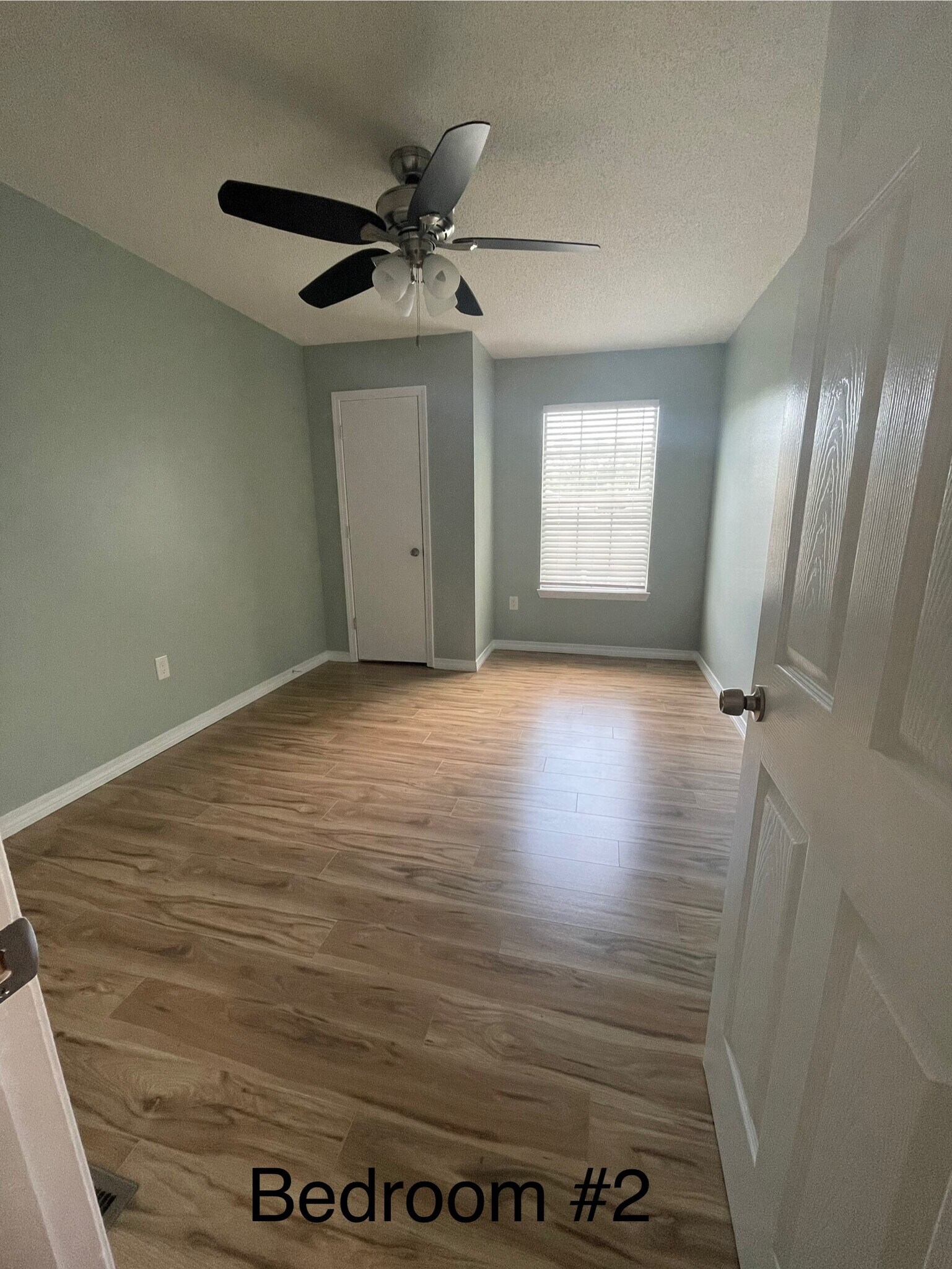 Building Photo - 1814 Whispering Oaks Ln