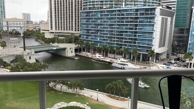 Building Photo - 465 Brickell Ave