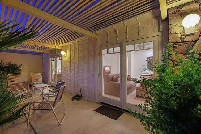 Building Photo - Luxury Golf Course Retreat in Indian Wells