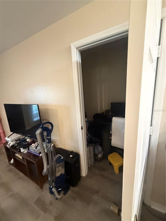 Building Photo - 8911 Manor Loop