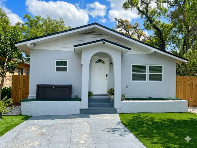 Building Photo - Glamorous Ybor Home • near Downtown