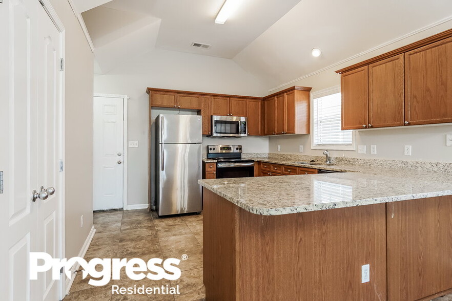 Building Photo - 277 Village Dr