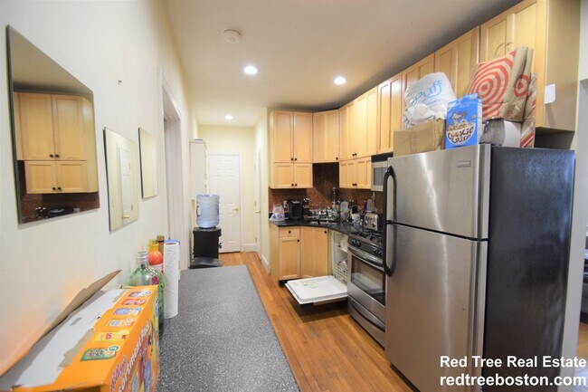 Building Photo - 73 Thatcher St