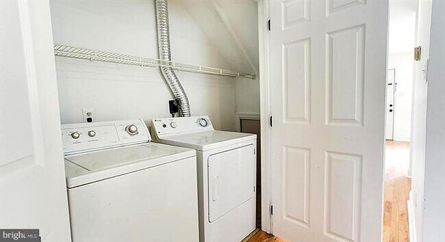 Building Photo - 1324 N Hancock St