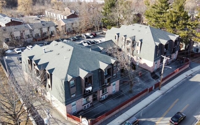 Building Photo - Wood Crest Apartments