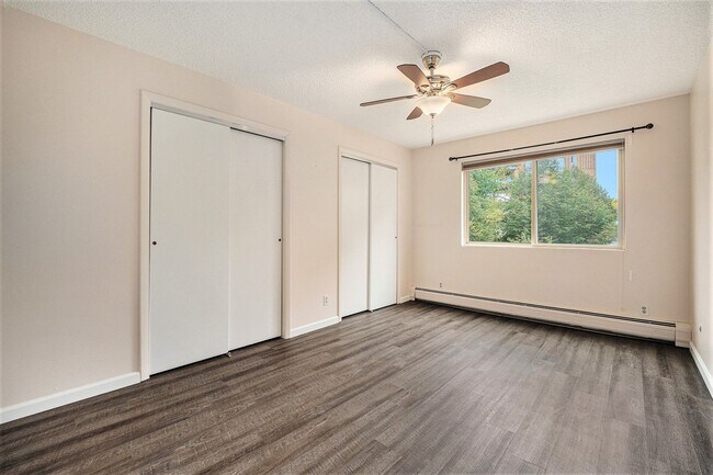 Building Photo - Beautifully Updated Condo In Desirable Sou...