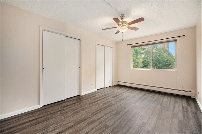 Building Photo - Beautifully Updated Condo In Desirable South East Denver Neighborhood