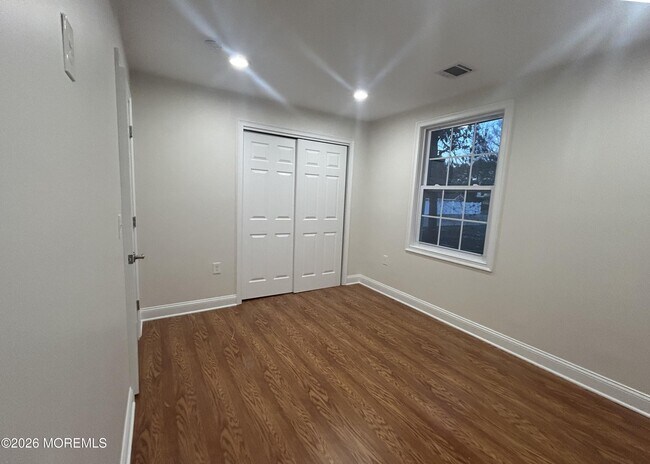 Building Photo - 1424 Monmouth Ave