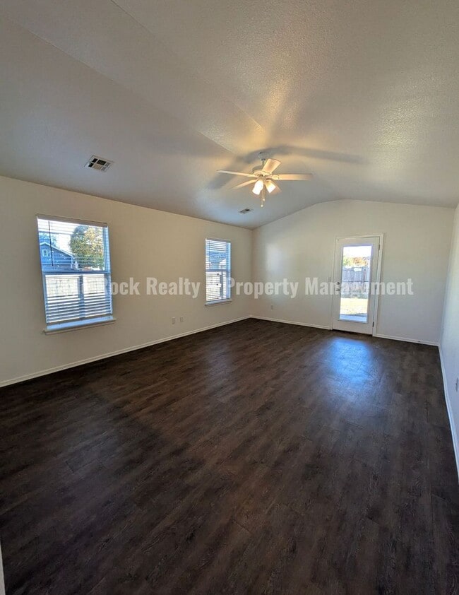 Building Photo - Bixby Home for Rent (3beds/2baths)