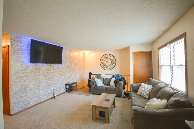 Building Photo - 2228-2234 2nd St SW