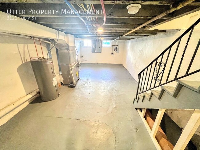 Building Photo - 3121 Tulip St