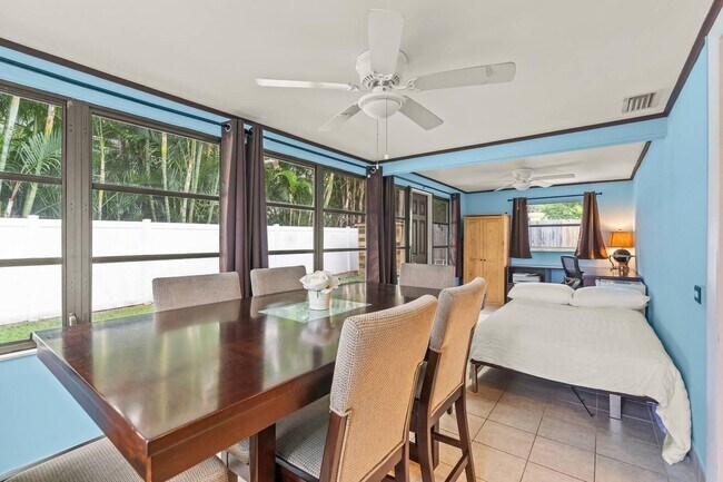 Building Photo - 1880 Kathy Ln