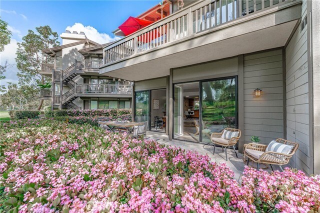 Building Photo - 48 Arboles