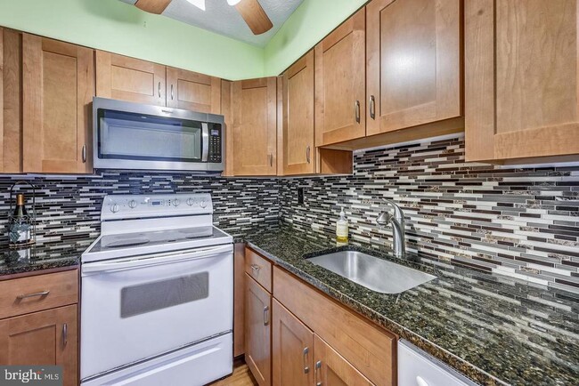 Building Photo - 7531 Weather Worn Way