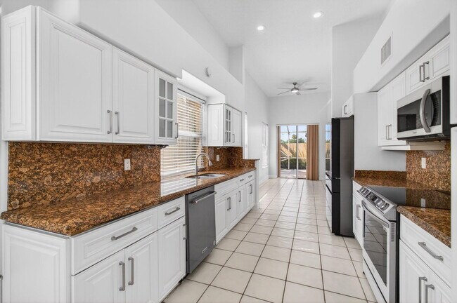 Building Photo - 7848 Travelers Tree Dr