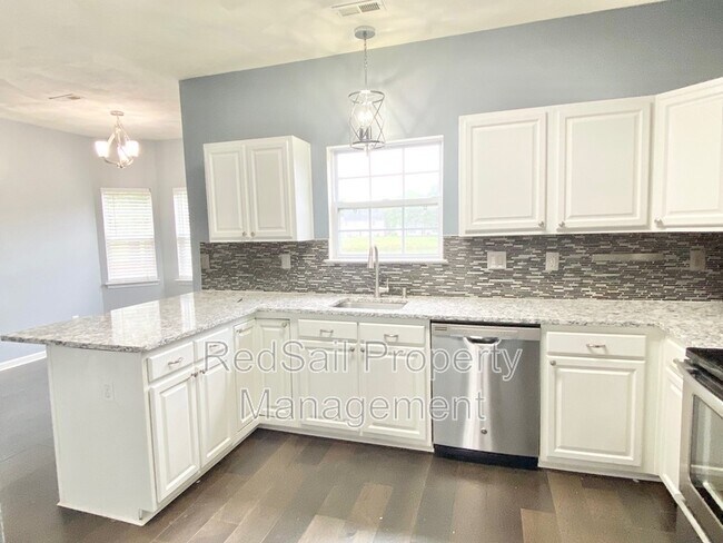 Building Photo - 913 Foxboro Dr