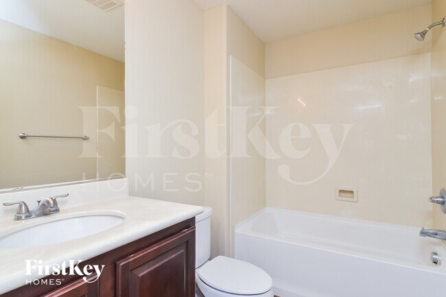 Building Photo - 10032 S Silver Cliff St