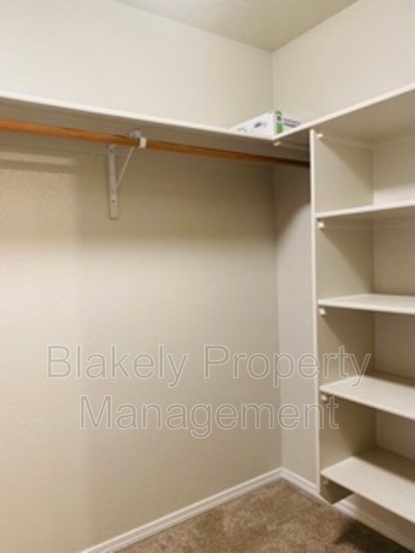 Building Photo - 13513 Palm Beach Dr