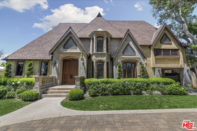 Building Photo - 617 N Alpine Dr
