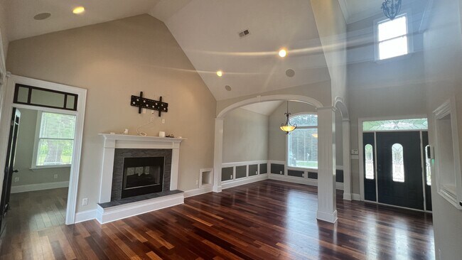 Building Photo - 267 Carolina Way